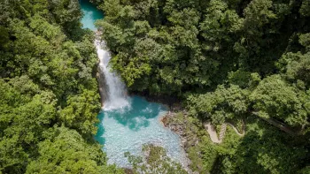 Swanky Costa Rica: Rio Celeste and Papagayo