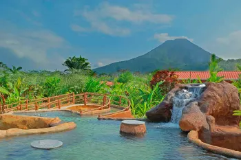 Volcano Lodge and Springs