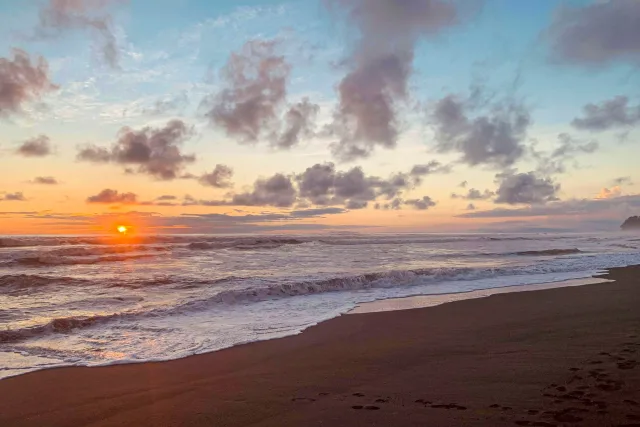 playa-hermosa-beach-sunset-hero-shot.jpg